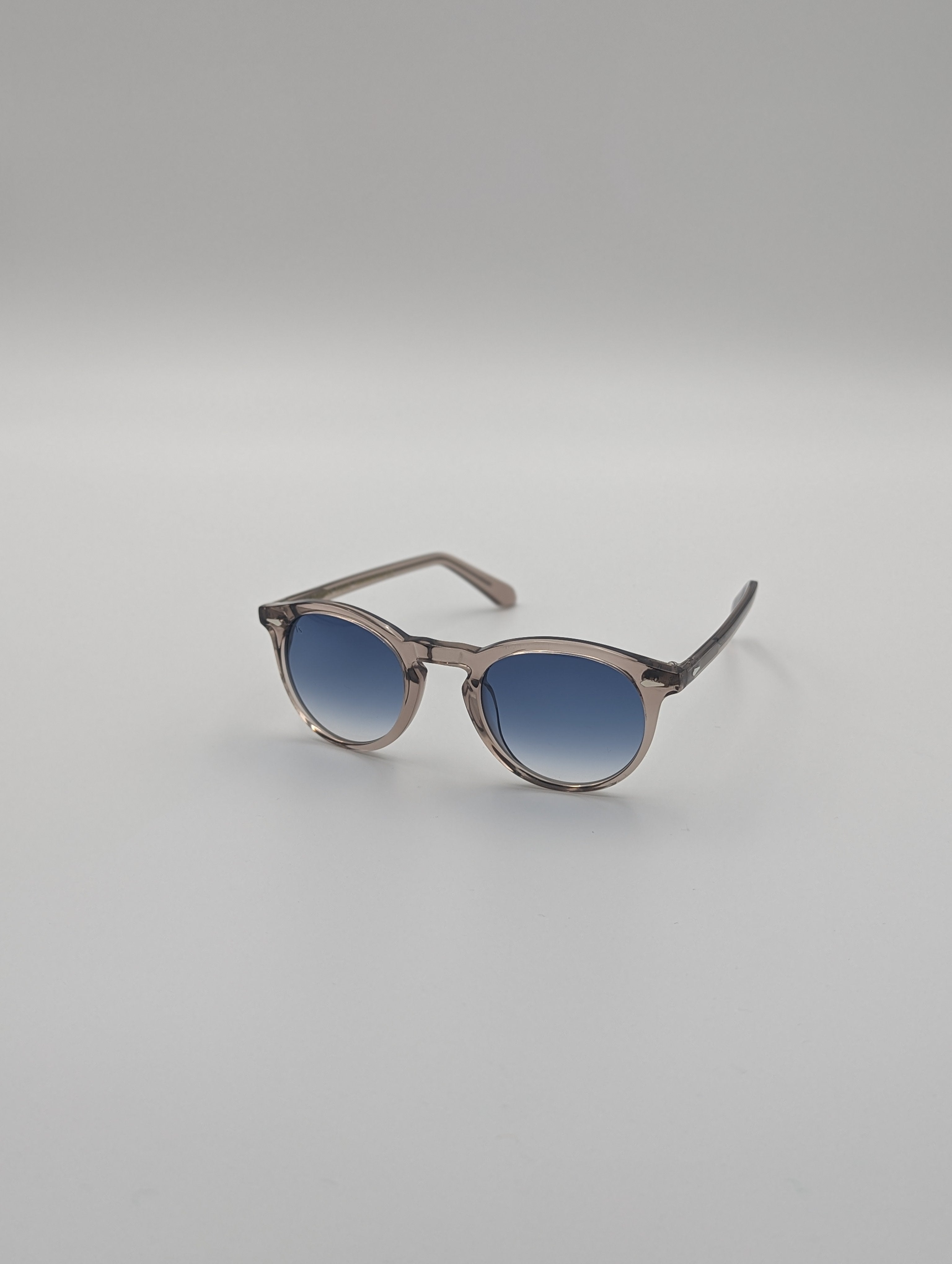 SUNGLASSES - ICONIC - TRANSPARENT CHAMPAGNE